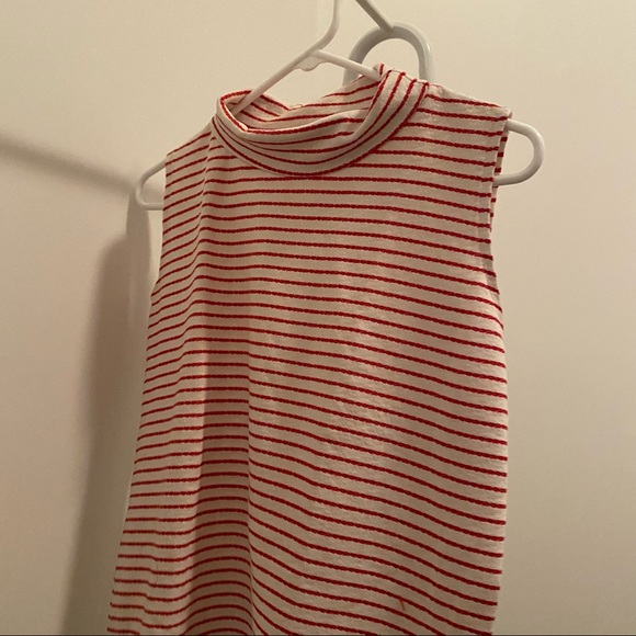 RED WHITE TURTLENECK SHORT SLEEVE - Picture 2 of 3